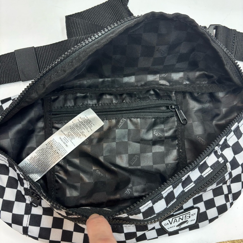 Vans Ward Crossbody Black-White Checkerboard Large Fanny Pack Unisex - Picture 8 of 15